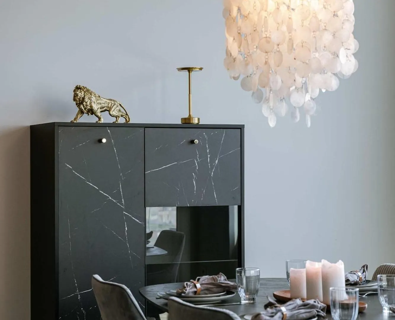 Modern Antwerp Apartment With City Views & 2 Bedrooms 0*,