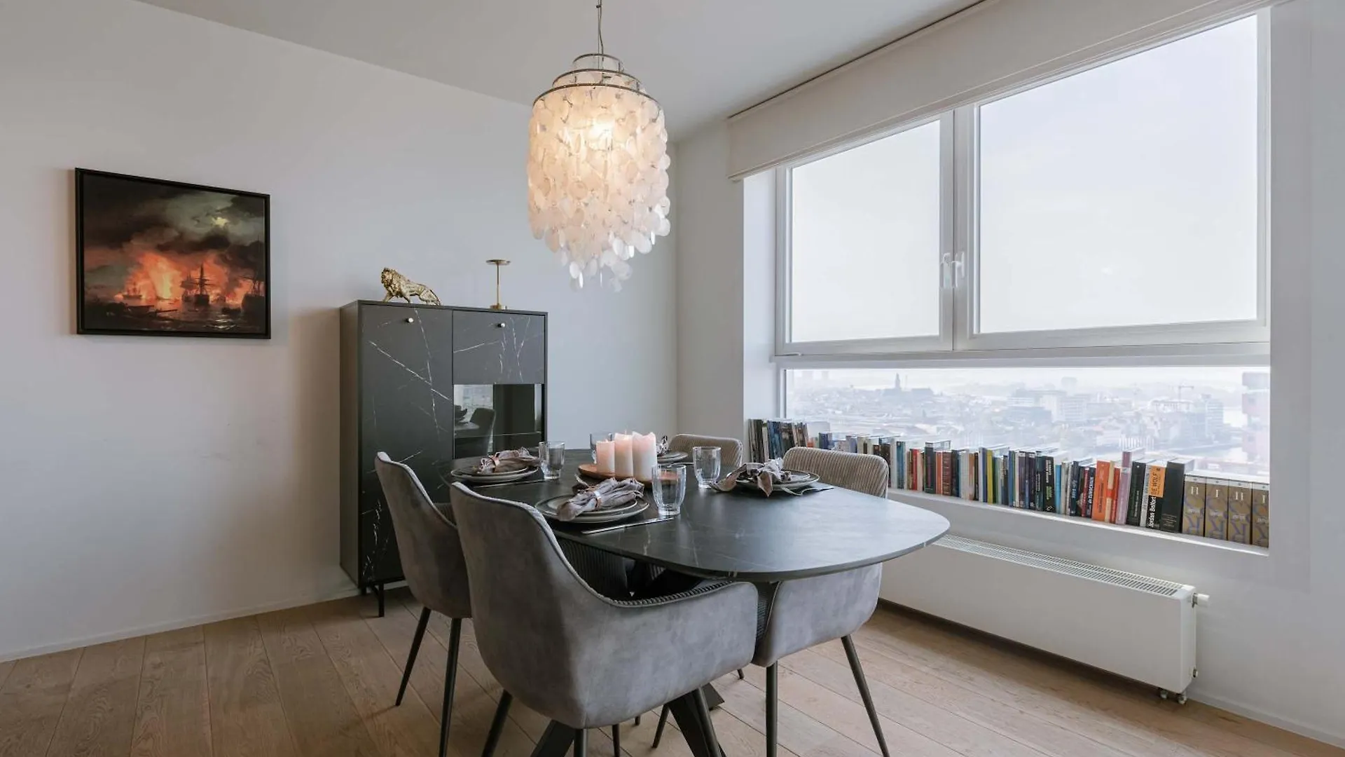 Modern Antwerp Apartment With City Views & 2 Bedrooms