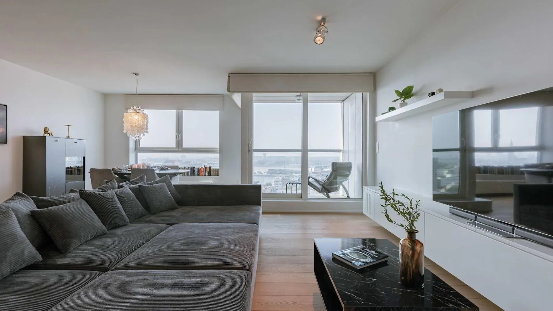Modern Antwerp Apartment With City Views & 2 Bedrooms